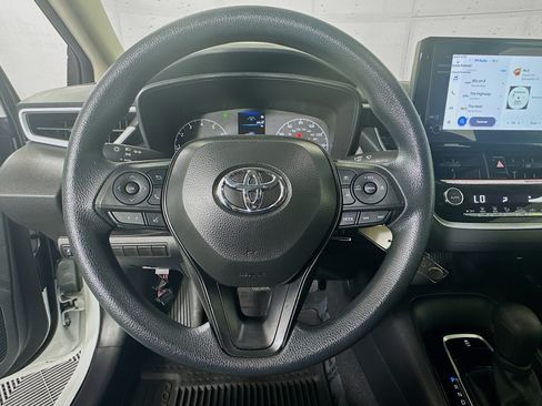 Used 2025 Toyota Corolla LE FWD image 15