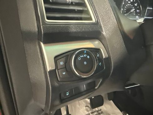 Used 2016 Ford Explorer XLT w/ Equipment Group 202A FWD image 21
