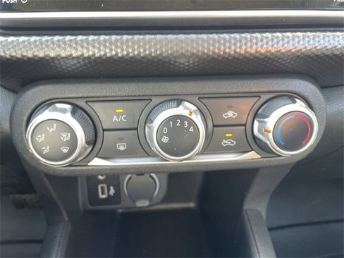 Used 2020 Nissan Kicks S image 33