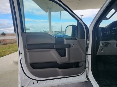 Used 2018 Ford F150 XL w/ Equipment Group 101A Mid image 11