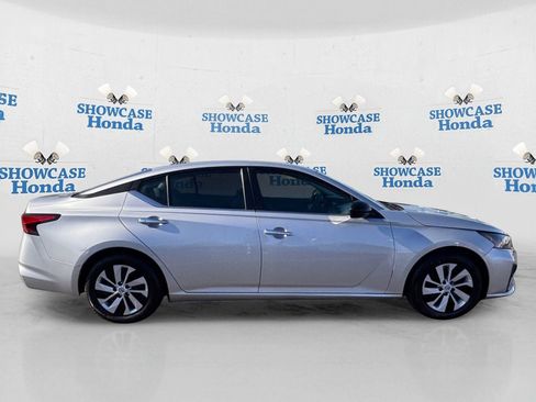 Used 2024 Nissan Altima 2.5 S FWD image 9