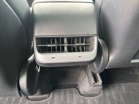 Used 2022 Tesla Model Y Performance AWD/4WD image 13