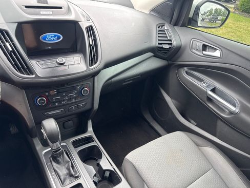 Used 2018 Ford Escape SE w/ Ford Safe & Smart Package AWD/4WD image 16