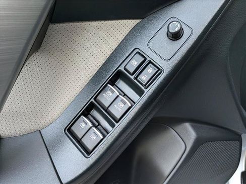 Used 2017 Subaru Forester 2.5i Limited AWD/4WD image 27