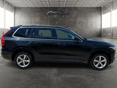 Used 2017 Volvo XC90 T5 Momentum w/ Vision Package FWD image 2