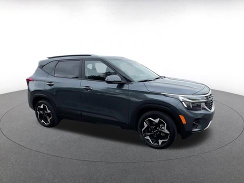 Used 2025 Kia Seltos S image 2