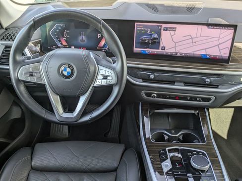 Used 2024 BMW X7 xDrive40i w/ Premium Package image 26