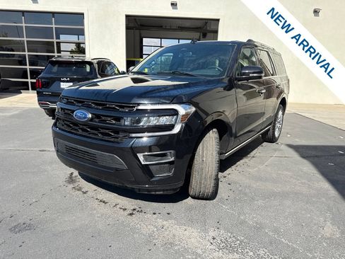 Used 2024 Ford Expedition Limited AWD/4WD image 3