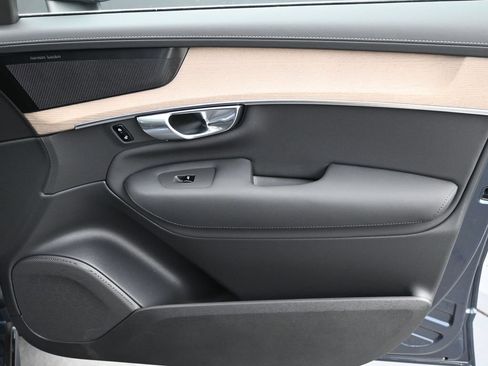 New 2026 Volvo XC90 B6 Plus image 14