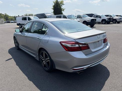 Used 2017 Honda Accord Sport image 7