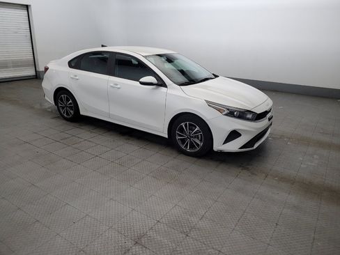 Used 2023 Kia Forte LXS w/ LXS Technology Package FWD image 11