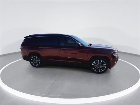 Used 2023 Jeep Grand Cherokee L Overland image 13