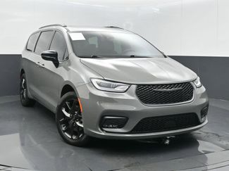 Used 2023 Chrysler Pacifica Limited w/ S Appearance Package AWD/4WD video 2