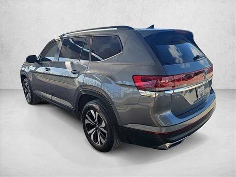 Used 2024 Volkswagen Atlas SE image 4