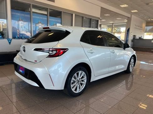 Used 2023 Toyota Corolla SE w/ SE Premium Package FWD image 6