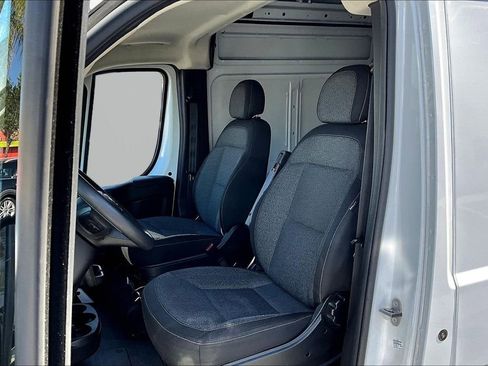 Used 2025 RAM ProMaster 2500 w/ Convenience Group FWD image 22