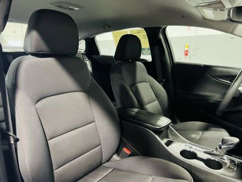 Used 2024 Chevrolet Malibu LT image 32