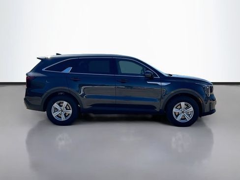 New 2026 Kia Sorento LX FWD image 8