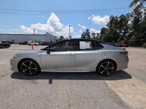 Used 2020 Toyota Camry XSE w/ Navigation Package FWD image 5