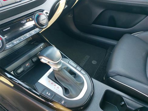 Used 2024 Kia Forte GT-Line w/ GT-Line Premium Package image 21