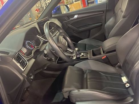 Used 2021 Audi Q5 2.0T Premium w/ Convenience Package AWD/4WD image 3
