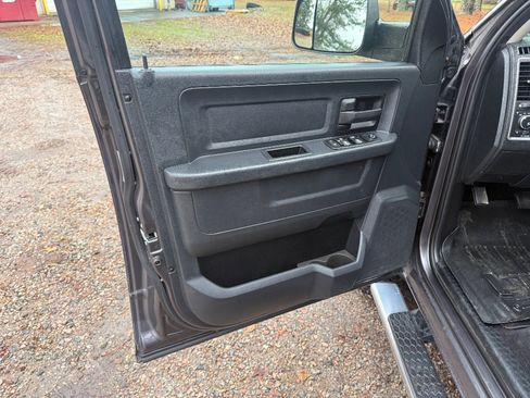 Used 2015 RAM 1500 Express image 11