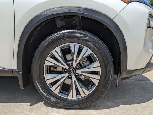 Used 2023 Nissan Rogue SV w/ SV Premium B Package FWD image 11