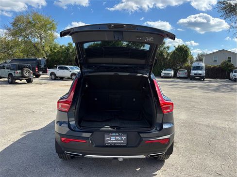 Used 2020 Volvo XC40 T5 Inscription w/ Protection Package image 46