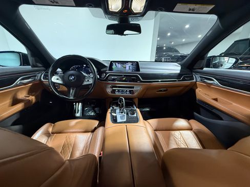 Used 2022 BMW 740i xDrive w/ M Sport Package AWD/4WD image 34
