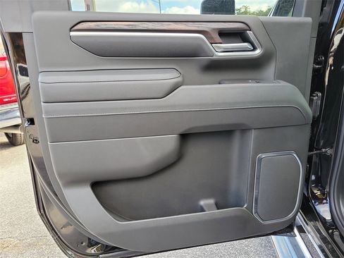 New 2025 GMC Sierra 3500 SLT w/ SLT Premium Package image 11