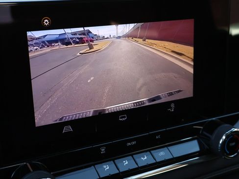 Used 2023 Chevrolet Colorado LT w/ Advanced Trailering Package image 5