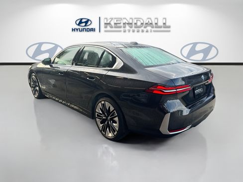 Used 2024 BMW 530i w/ M Sport Package RWD image 4