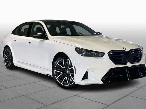 New 2026 BMW M5 w/ Executive Package image 2