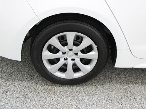 Used 2026 Toyota Corolla LE FWD image 6