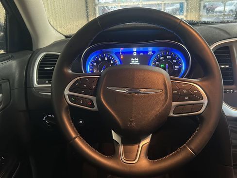 Used 2019 Chrysler 300 Touring w/ Sport Appearance Package AWD/4WD image 20