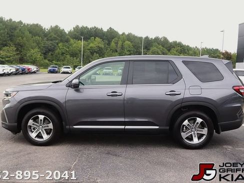 Used 2025 Honda Pilot EX-L image 4