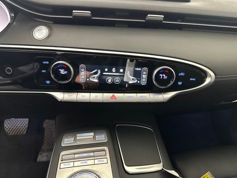 Used 2023 Genesis GV70 2.5T w/ Select Package image 23