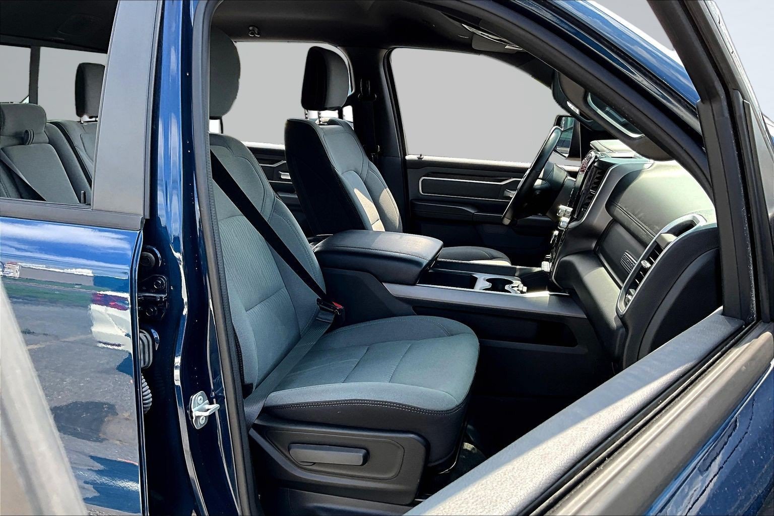 Used 2023 RAM 1500 Big Horn AWD/4WD image 28