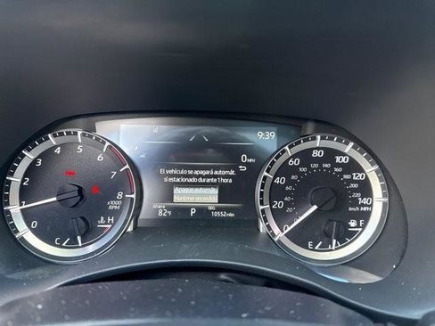 Used 2025 Toyota Highlander XLE image 10