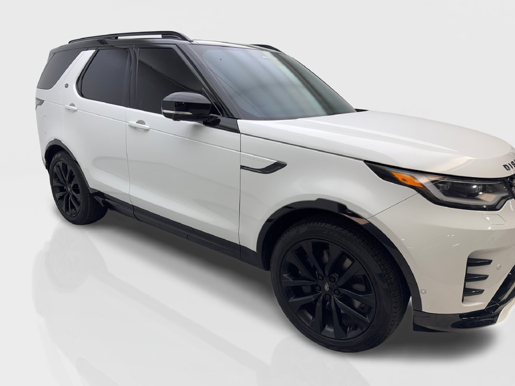 Used 2024 Land Rover Discovery Dynamic SE AWD/4WD image 15