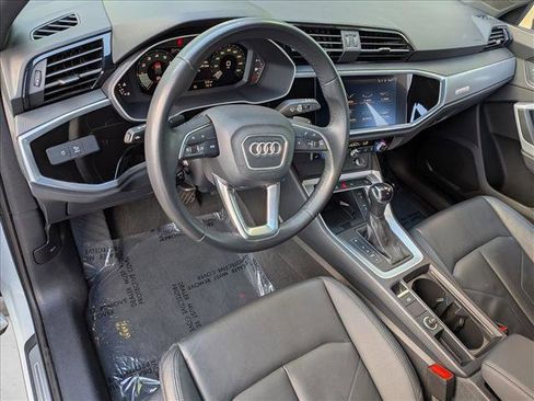Used 2022 Audi Q3 2.0T Premium Plus w/ Premium Plus Package image 10