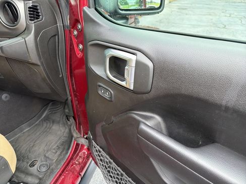 Used 2021 Jeep Gladiator Sport AWD/4WD image 29