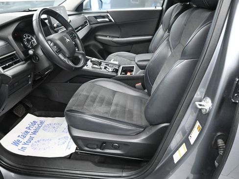 Used 2024 Mitsubishi Outlander SE image 29