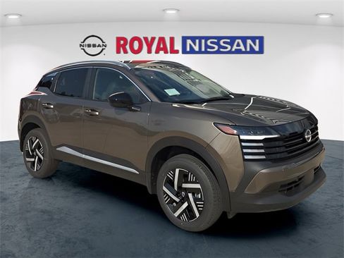 Used 2026 Nissan Kicks SV image 1