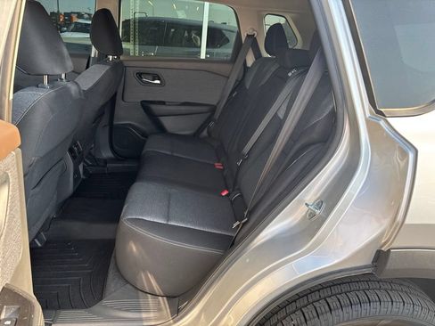 Used 2022 Nissan Rogue SV AWD/4WD image 15