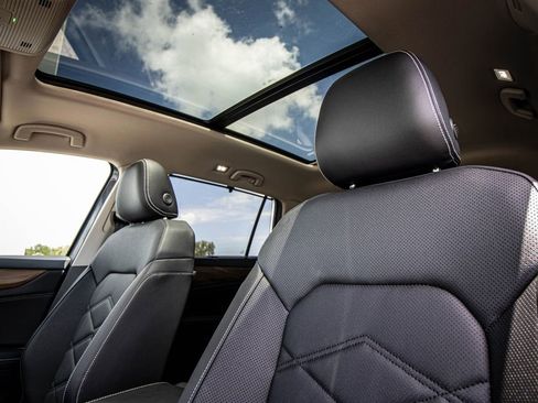 New 2026 Volkswagen Atlas SE FWD image 50