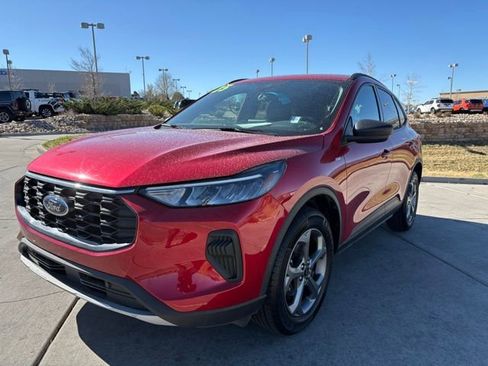 Used 2025 Ford Escape ST-Line AWD/4WD image 3