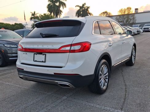 Used 2016 Lincoln MKX Select w/ Select Plus Package FWD image 4