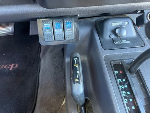 Used 2001 Jeep Wrangler Sport image 22