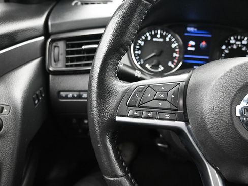 Used 2020 Nissan Rogue SV w/ Premium Package AWD/4WD image 13